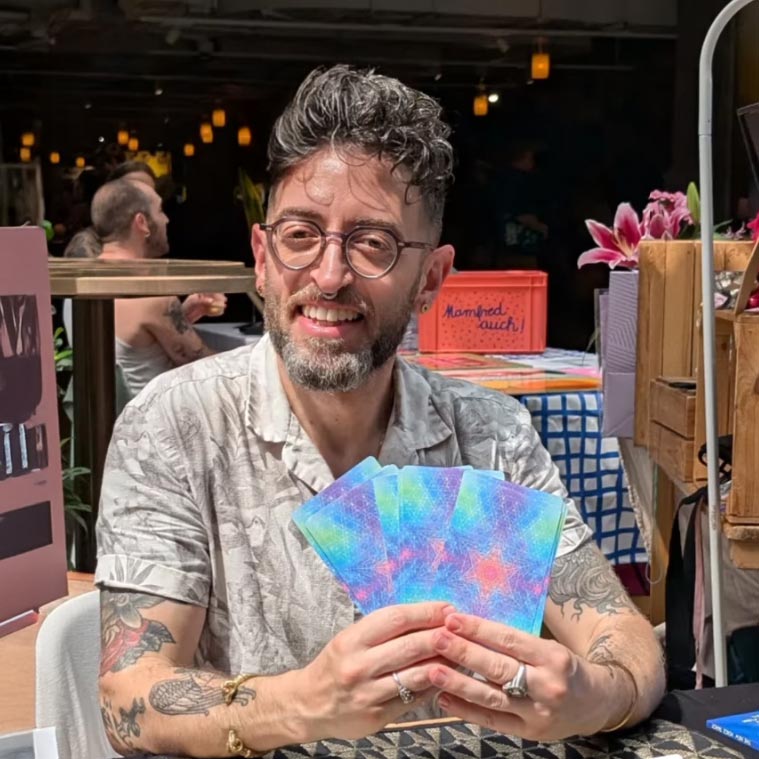 Rosario Salerno reading tarot at a Berlin market
